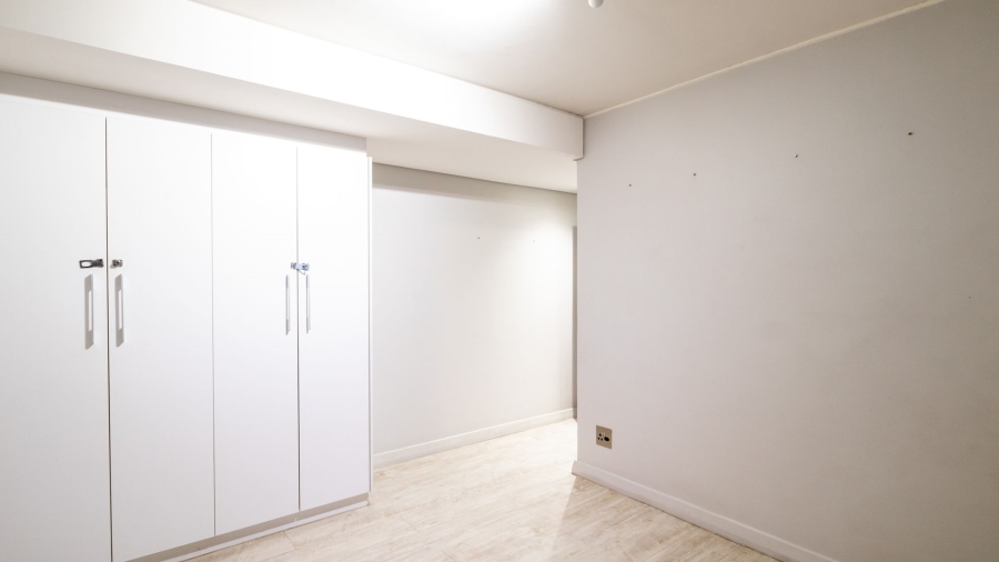 To Let 2 Bedroom Property for Rent in Green Point Western Cape